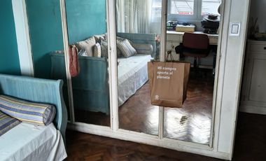 Piso en esquina muy luminoso.