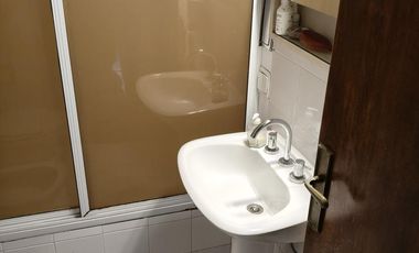 Piso en esquina muy luminoso.