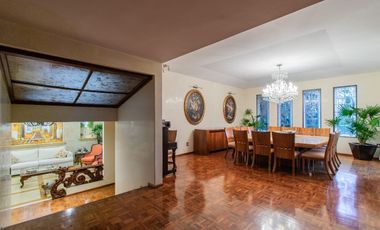 EN VENTA Casa en Río Escondido con seguridad, a pasos de Lomas Hipódromo