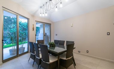 EN VENTA Casa en Río Escondido con seguridad, a pasos de Lomas Hipódromo