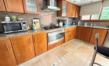 Casa 5 ambientes en Lanús Oeste