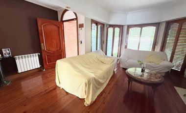 Casa 5 ambientes en Lanús Oeste