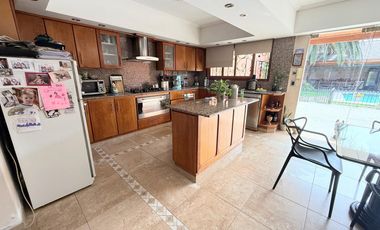 Casa 5 ambientes en Lanús Oeste