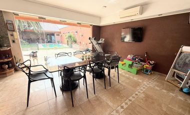 Casa 5 ambientes en Lanús Oeste