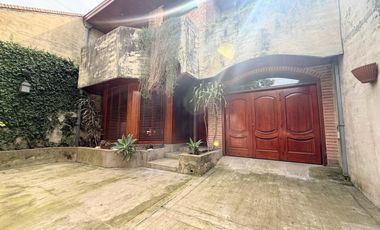 Casa 5 ambientes en Lanús Oeste