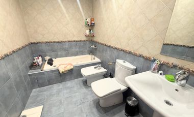 Casa 5 ambientes en Lanús Oeste