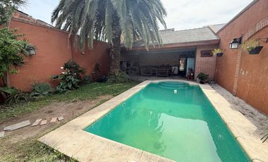 Casa 5 ambientes en Lanús Oeste