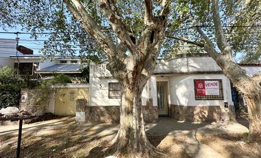 Galpon y casa en venta, en Granadero Baigorria.