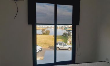 Casa a laguna en Santa Ana