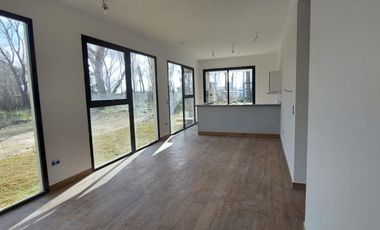 Casa en venta - 3 Dormitorios 2 Baños - Costa del Este