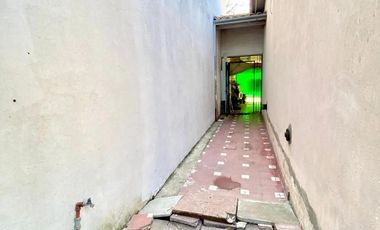 Casa en venta - 2 Dormitorios 1 Baño - Bernal