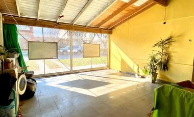 Casa en venta - 2 Dormitorios 1 Baño - Bernal