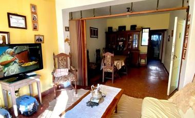 Casa en venta - 2 Dormitorios 1 Baño - Bernal