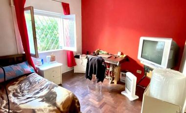 Casa en venta - 2 Dormitorios 1 Baño - Bernal