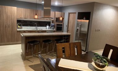 CASA AMUEBLADA EN RENTA EN CAÑADAS DEL LAGO QUERETARO