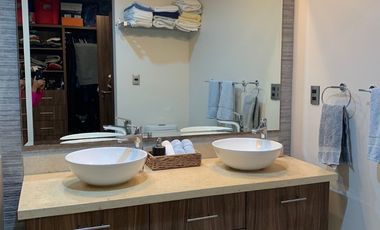 CASA AMUEBLADA EN RENTA EN CAÑADAS DEL LAGO QUERETARO