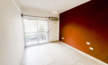 Alquiler departamento 2 ambientes con cochera en Haedo.
