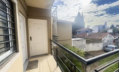 Alquiler departamento 2 ambientes con cochera en Haedo.