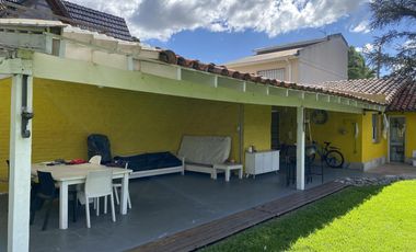 Casa -  Alquiler temporario/anual - Martínez