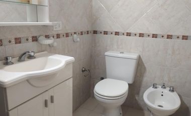Casa en venta - 2 Dormitorios 1 Baño - Local - Pinamar