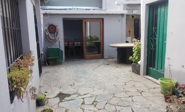 Casa en venta - 2 Dormitorios 1 Baño - Local - Pinamar