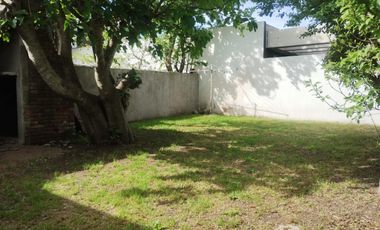 Casa en venta - 2 Dormitorios 1 Baño - Local - Pinamar