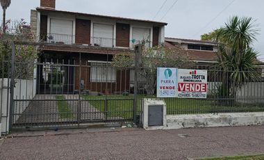 Chalet en  2 Ptas.  en venta  en Florencio Varela Centro