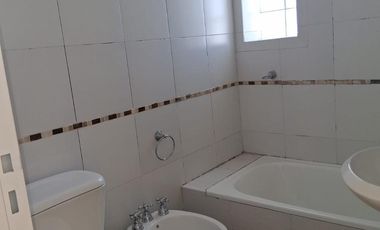 Dpto de 2 dorm con balcon