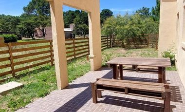 Casa en venta - 4 Dormitorios 3 Baños - Costa del Este