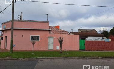 Terreno con 2 propiedades, ideal dos familia o inversion