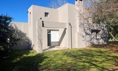 Casa en venta - 2 Dormitorios 2 Baños - Santa Brigida