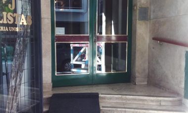 Alquiler de 2 ambientes en zona Facultades, ideal para estudiantes.