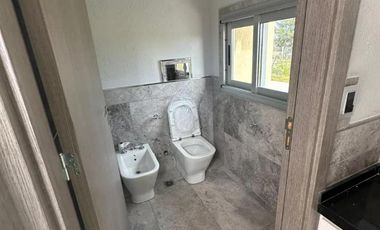 Casa en venta - 4 Dormitorios 5 Baños - Canning