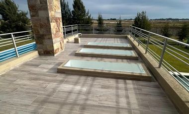 Casa en venta - 4 Dormitorios 5 Baños - Canning