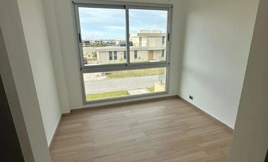 Casa en venta - 4 Dormitorios 5 Baños - Canning