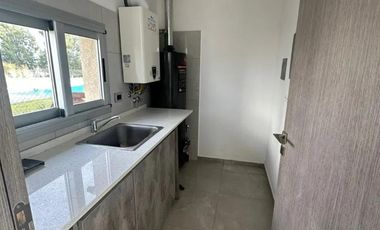 Casa en venta - 4 Dormitorios 5 Baños - Canning