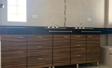 Venta- 5 ambientes- Departamento - Buenos Aires 601-  Área Centro Este