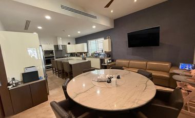 Venta de Casa en Col. Del Valle