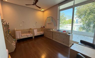 Venta de Casa en Col. Del Valle