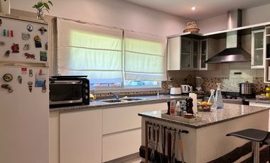 Casa en  venta - 5 ambientes-Pileta-Ingeniero Maschwitz-Escobar-Apto Credito-Permuta menor valor