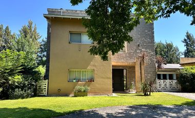 Casa en  venta - 5 ambientes-Pileta-Ingeniero Maschwitz-Escobar-Apto Credito-Permuta menor valor