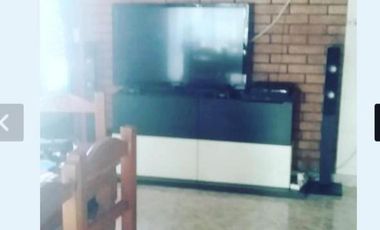 Casa en venta - 2 Dormitorios 1 Baño - Lanús