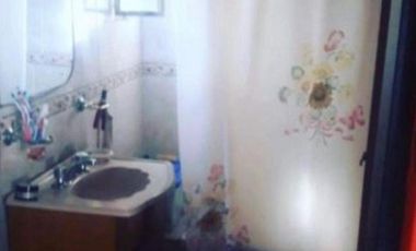 Casa en venta - 2 Dormitorios 1 Baño - Lanús