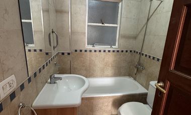 Amplio tres ambientes al frente - impecable