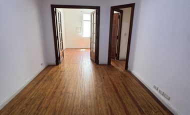 Amplio tres ambientes al frente - impecable