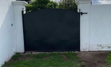 Casa en venta - 4 Dormitorios 3 Baños - 795mts2 - Moreno