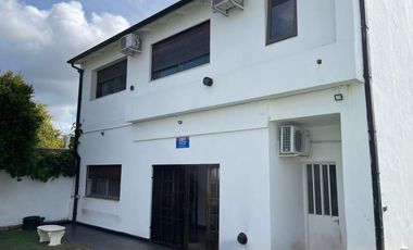 Casa en venta - 4 Dormitorios 3 Baños - 795mts2 - Moreno