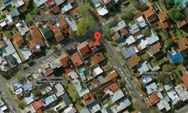 Casa en venta - 4 Dormitorios 2 Baños - Cochera - 172Mts2 - Bernal Oeste, Quilmes