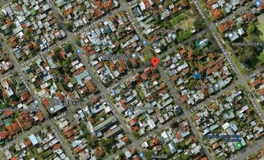 Casa en venta - 4 Dormitorios 2 Baños - Cochera - 172Mts2 - Bernal Oeste, Quilmes