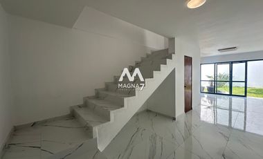 RENTA CASA CON USO DE SUELO  MIXTO